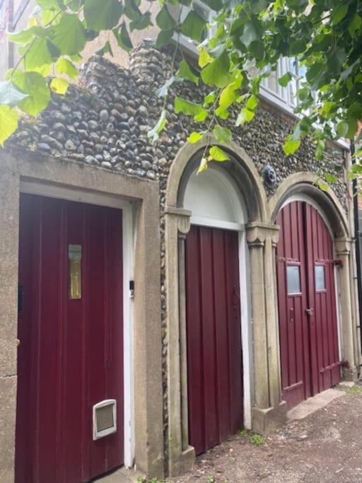 Bury St. Edmunds Central Medieval Grid Unique Home With Gated Parking מראה חיצוני תמונה
